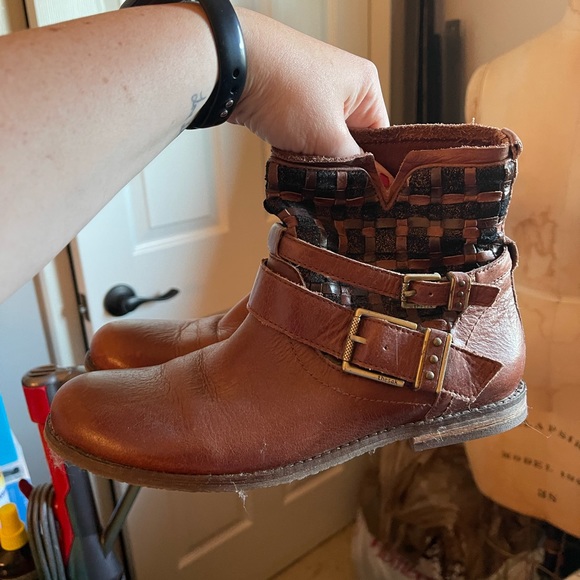 The sak boots - Picture 2 of 2